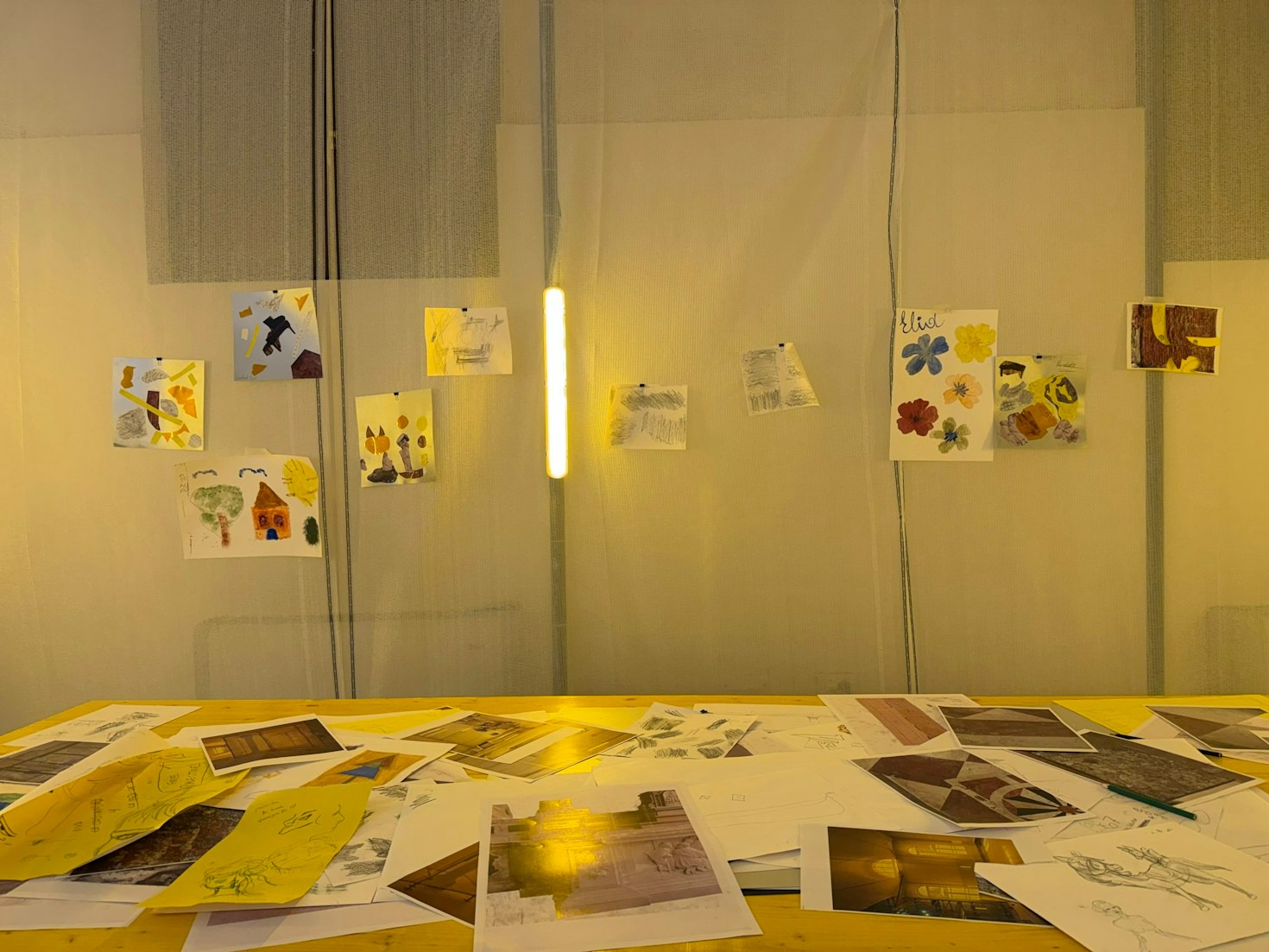 Differenze chiave tra disegno iperrealista e fotografia artistica